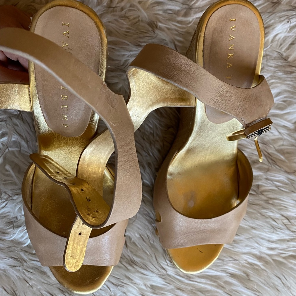 Ivanka Trump wedges 4”